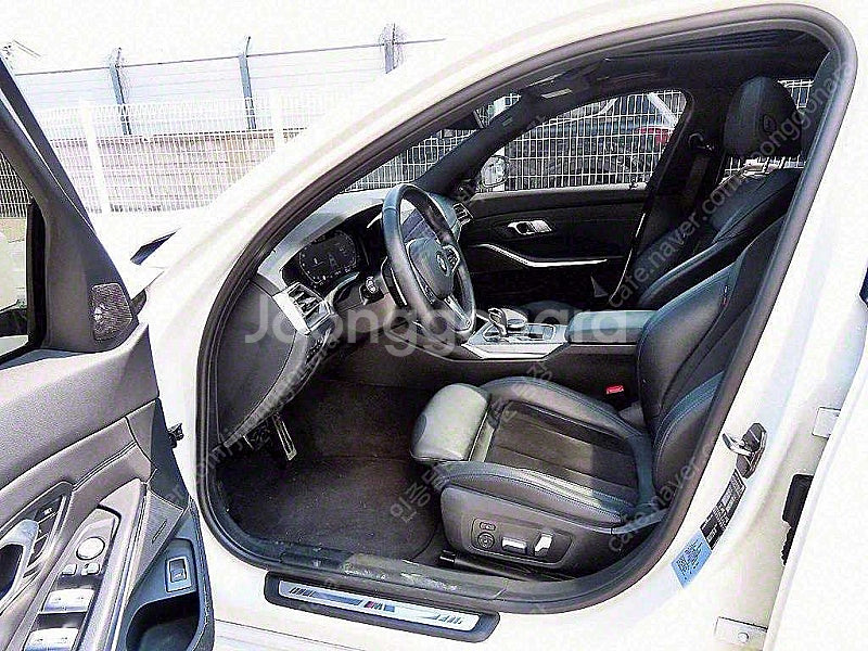 BMW 3시리즈 중고 BMW 중고 BMW 3시리즈 중고차 할부가능 2021년식 39,301km 320i M 스포츠 ...--5